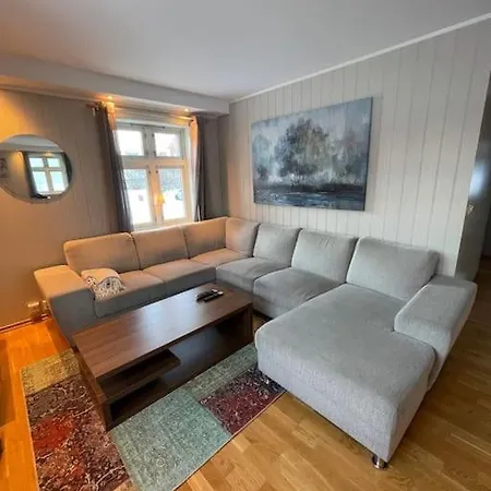 Skjomtind - Modern With Free Parking Apartment Narvik